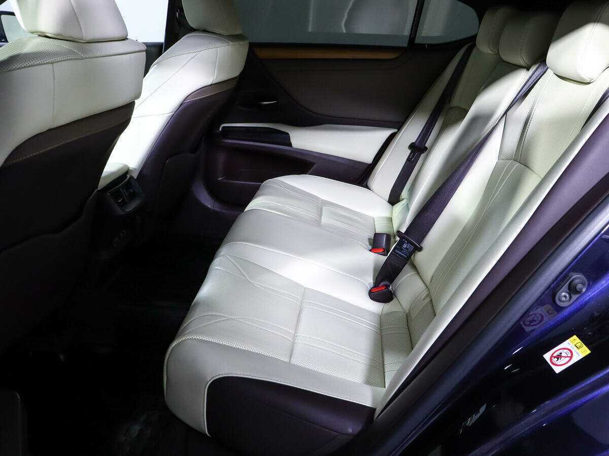 Lexus ES 2018 года с пробегом. Фото: #9