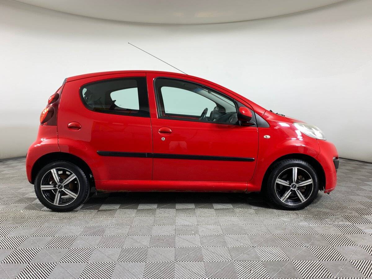 Peugeot 107 2012 года с пробегом. Фото: #3