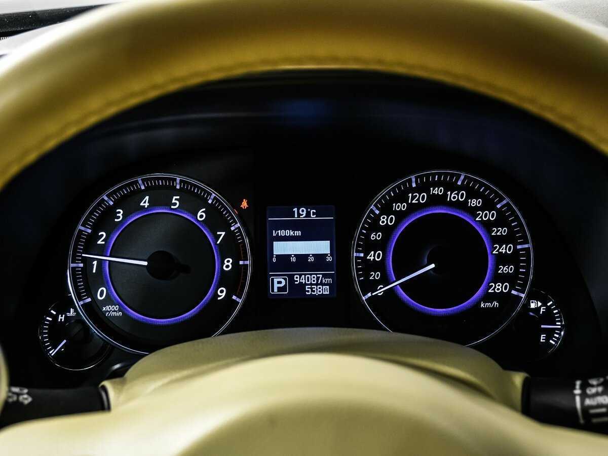 Infiniti QX70 2015 года с пробегом. Фото: #9