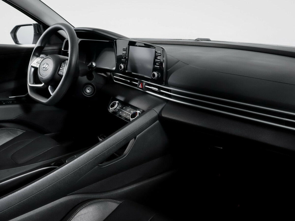 Hyundai Elantra 2023 года с пробегом. Фото: #8