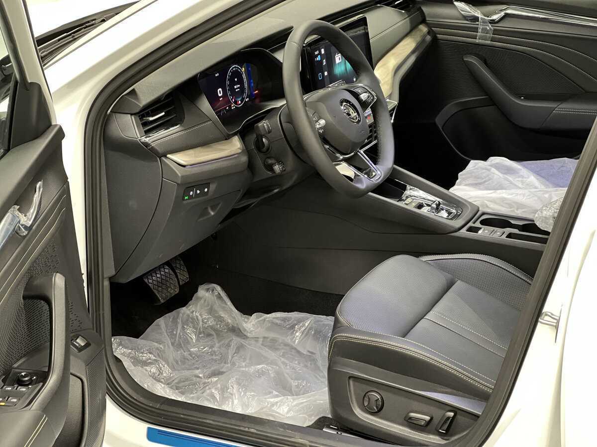 Skoda Octavia 2024 года с пробегом. Фото: #15