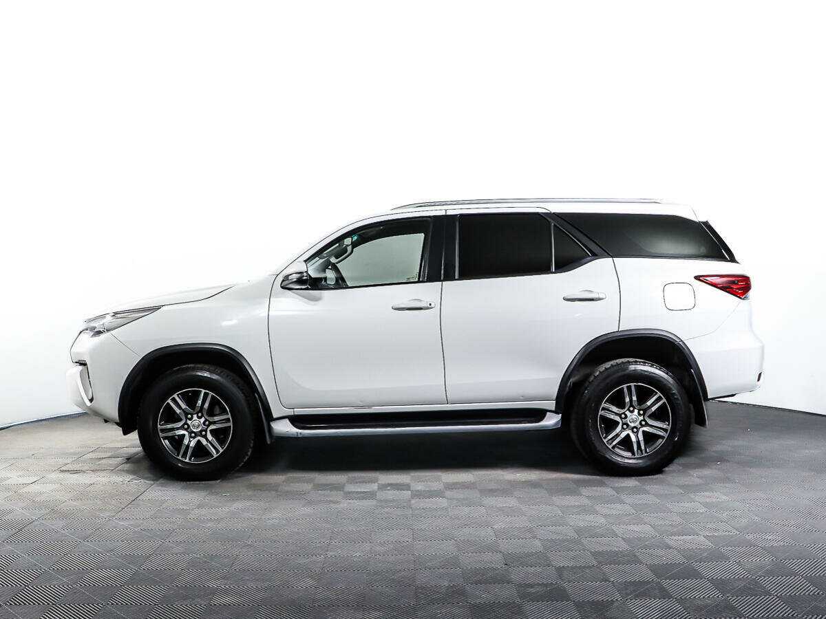 Toyota Fortuner 2017 года с пробегом. Фото: #6
