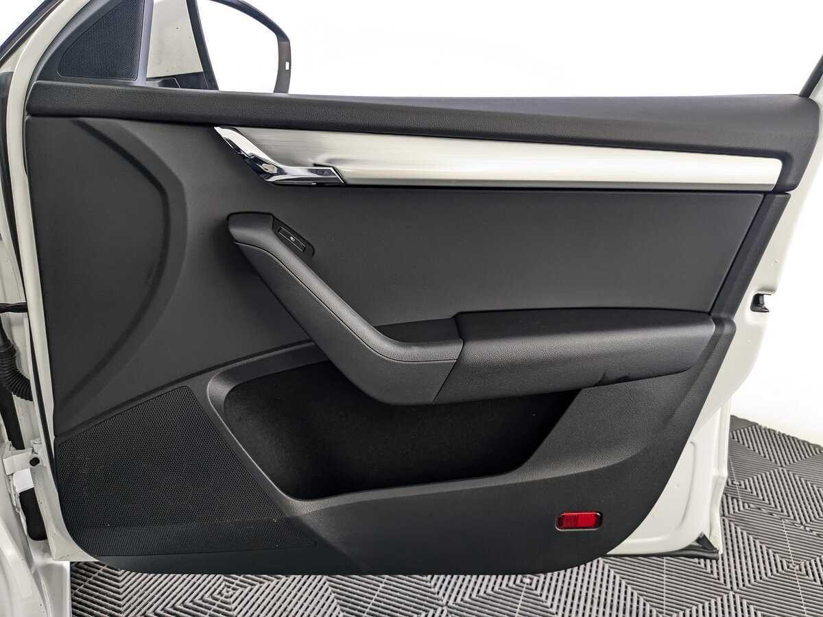 Skoda Octavia 2019 года с пробегом. Фото: #18