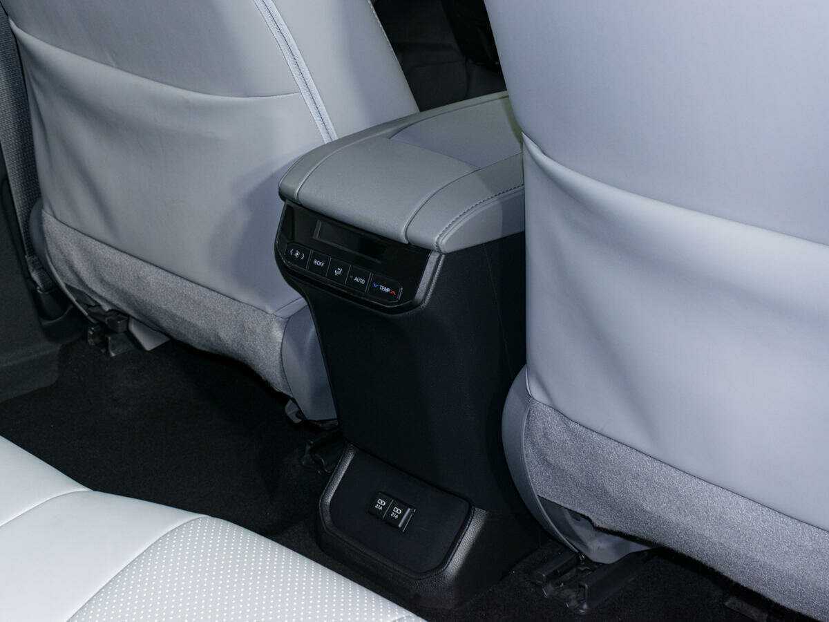 Toyota Highlander 2020 года с пробегом. Фото: #14