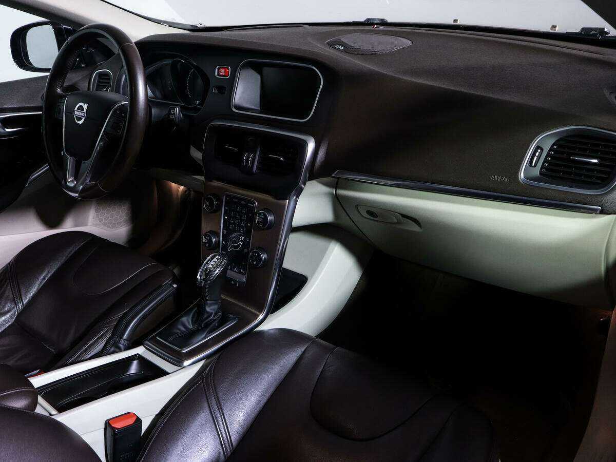 Volvo V40 Cross Country 2013 года с пробегом. Фото: #5