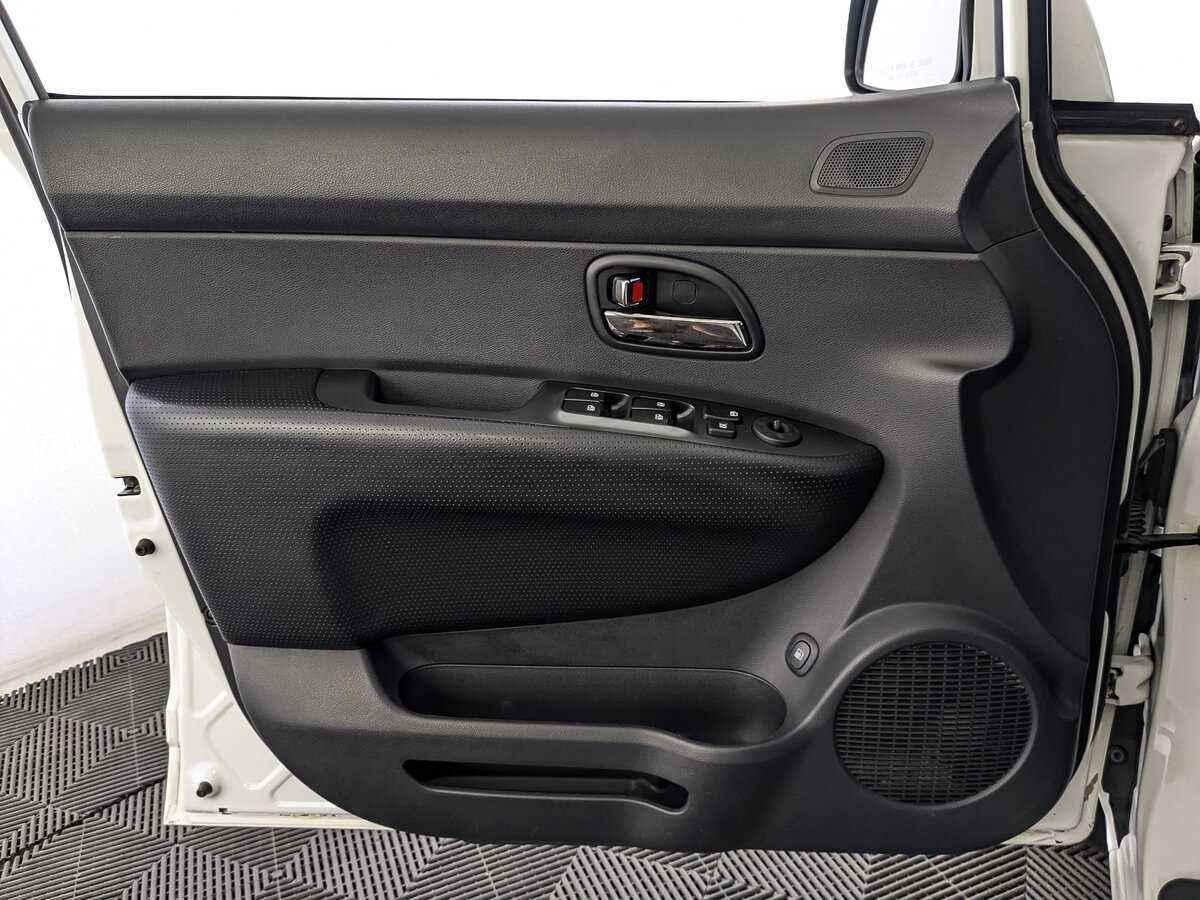 Kia Carens 2011 года с пробегом. Фото: #14