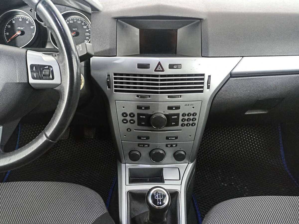 Opel Astra 2011 года с пробегом. Фото: #12