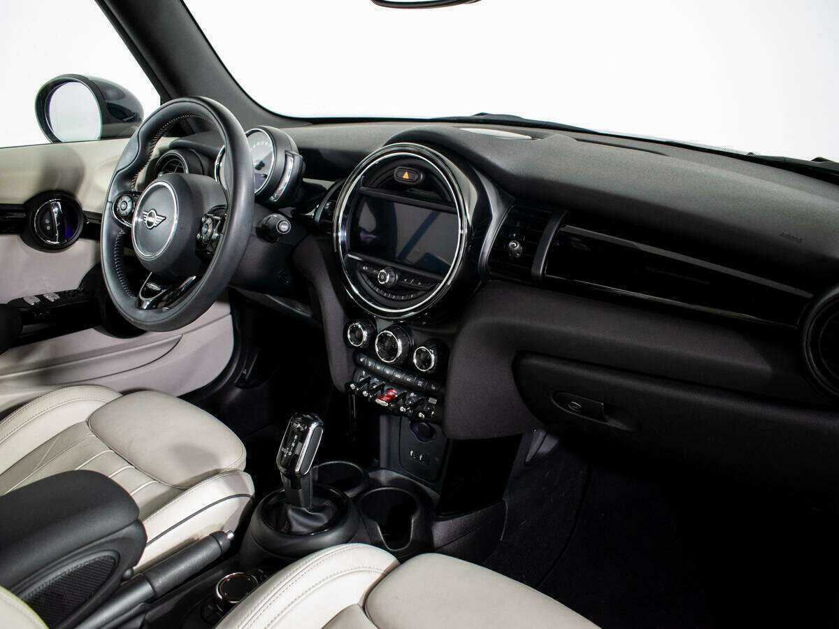 Mini Cabrio 2018 года с пробегом. Фото: #8