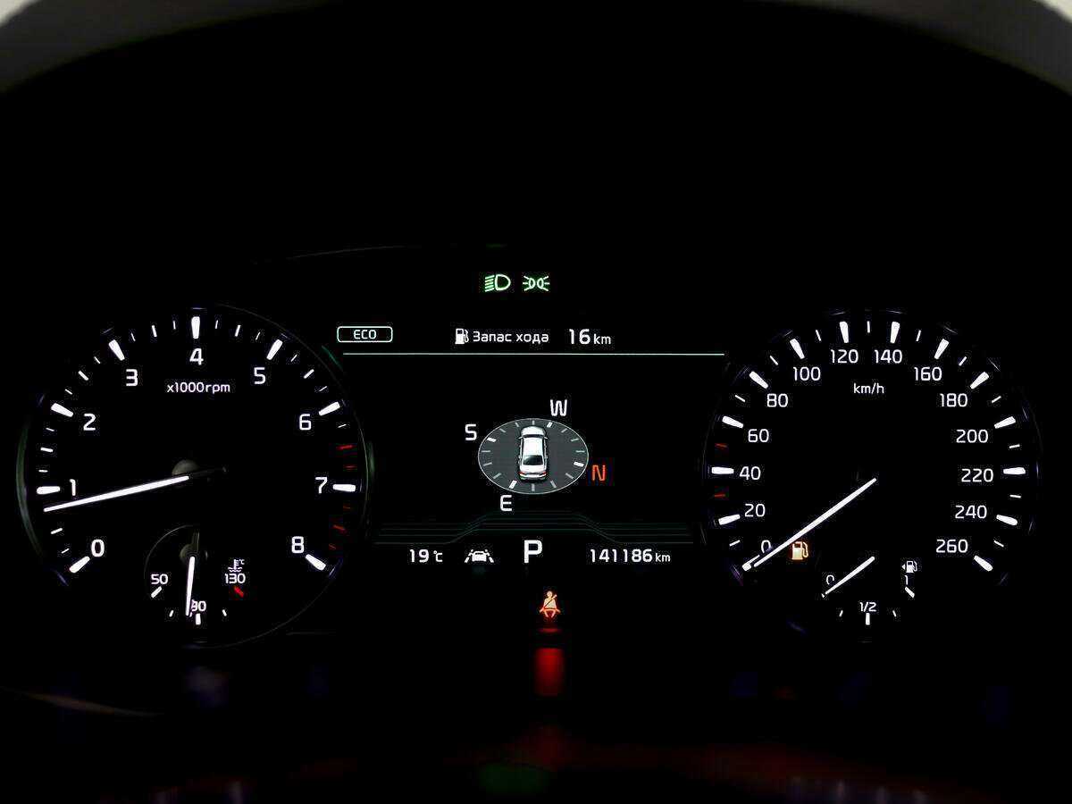 Kia K900 2019 года с пробегом. Фото: #8