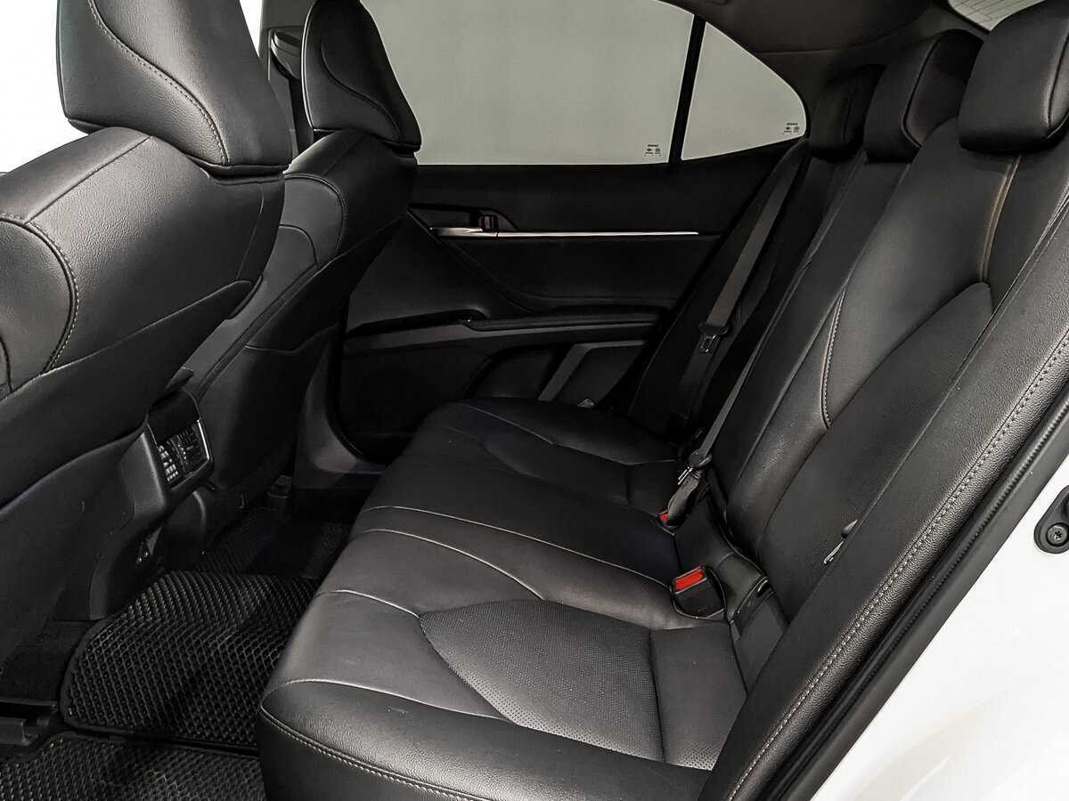 Toyota Camry 2023 года с пробегом. Фото: #17