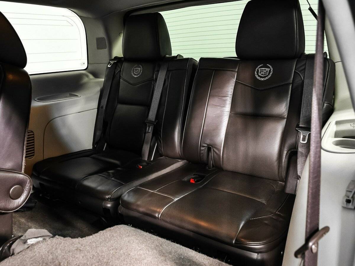 Cadillac Escalade 2013 года с пробегом. Фото: #13