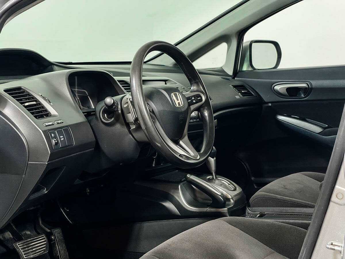 Honda Civic 2006 года с пробегом. Фото: #12