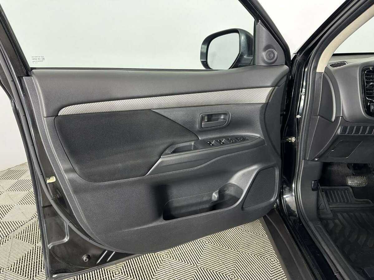Mitsubishi Outlander 2017 года с пробегом. Фото: #7