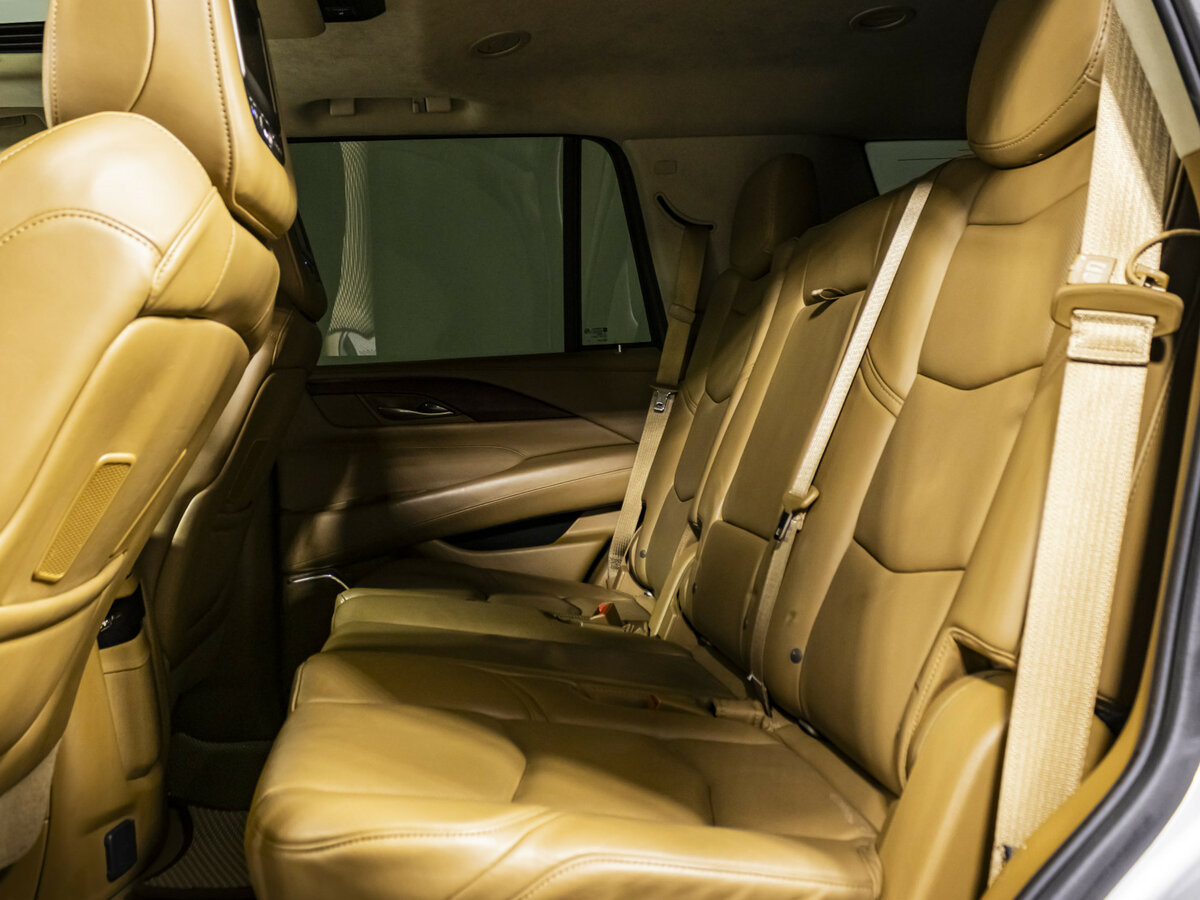 Cadillac Escalade 2015 года с пробегом. Фото: #12