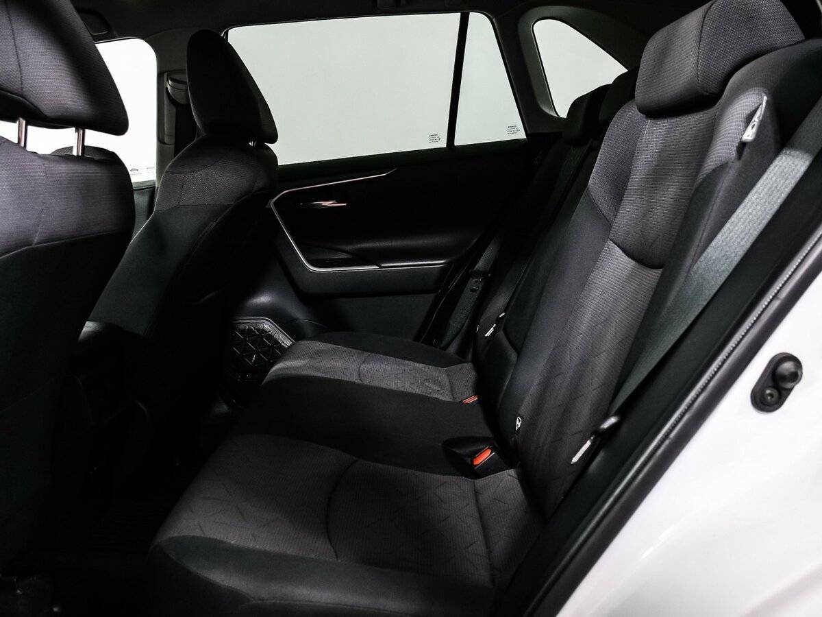 Toyota RAV4 2021 года с пробегом. Фото: #11