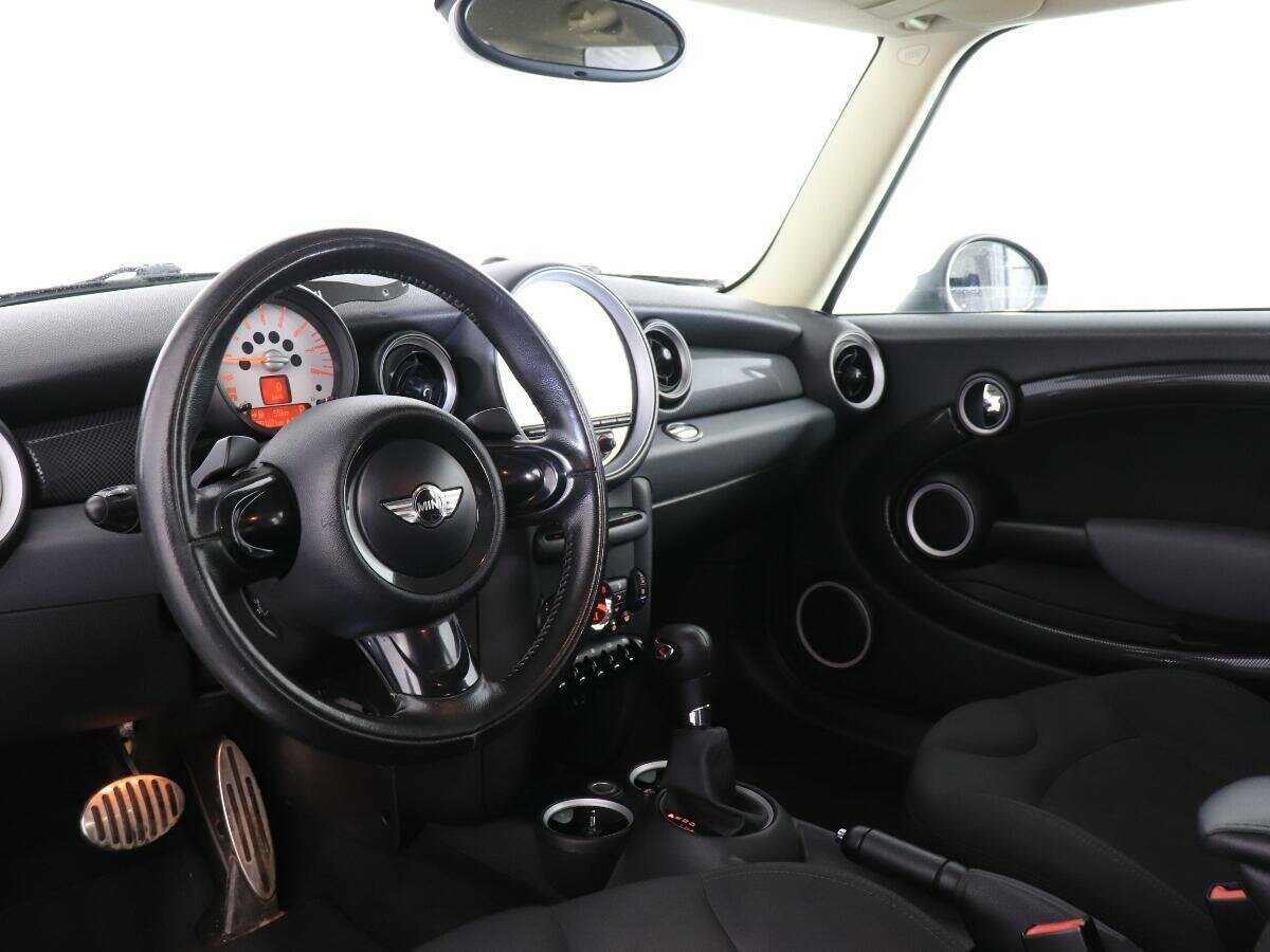 Mini Hatch 2011 года с пробегом. Фото: #9