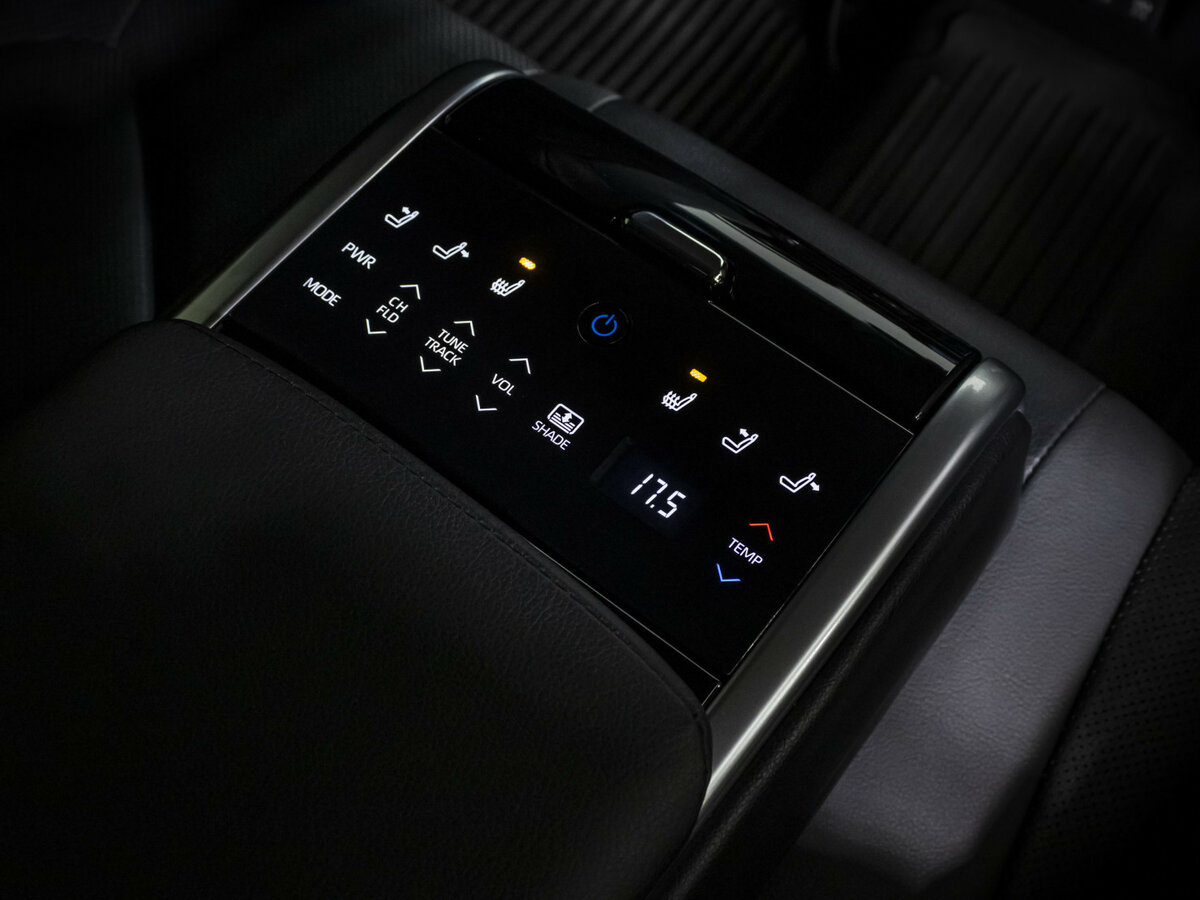 Toyota Camry 2021 года с пробегом. Фото: #15