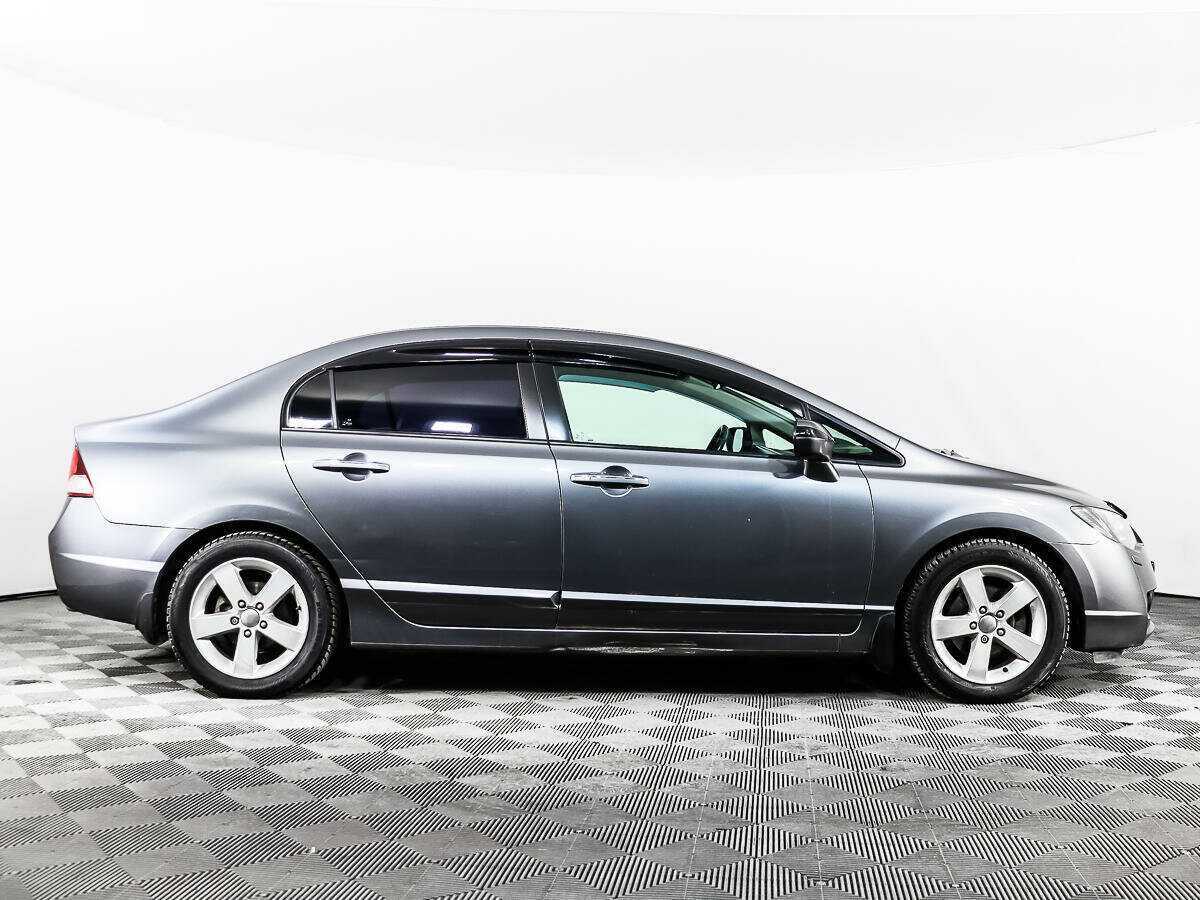 Honda Civic 2010 года с пробегом. Фото: #3