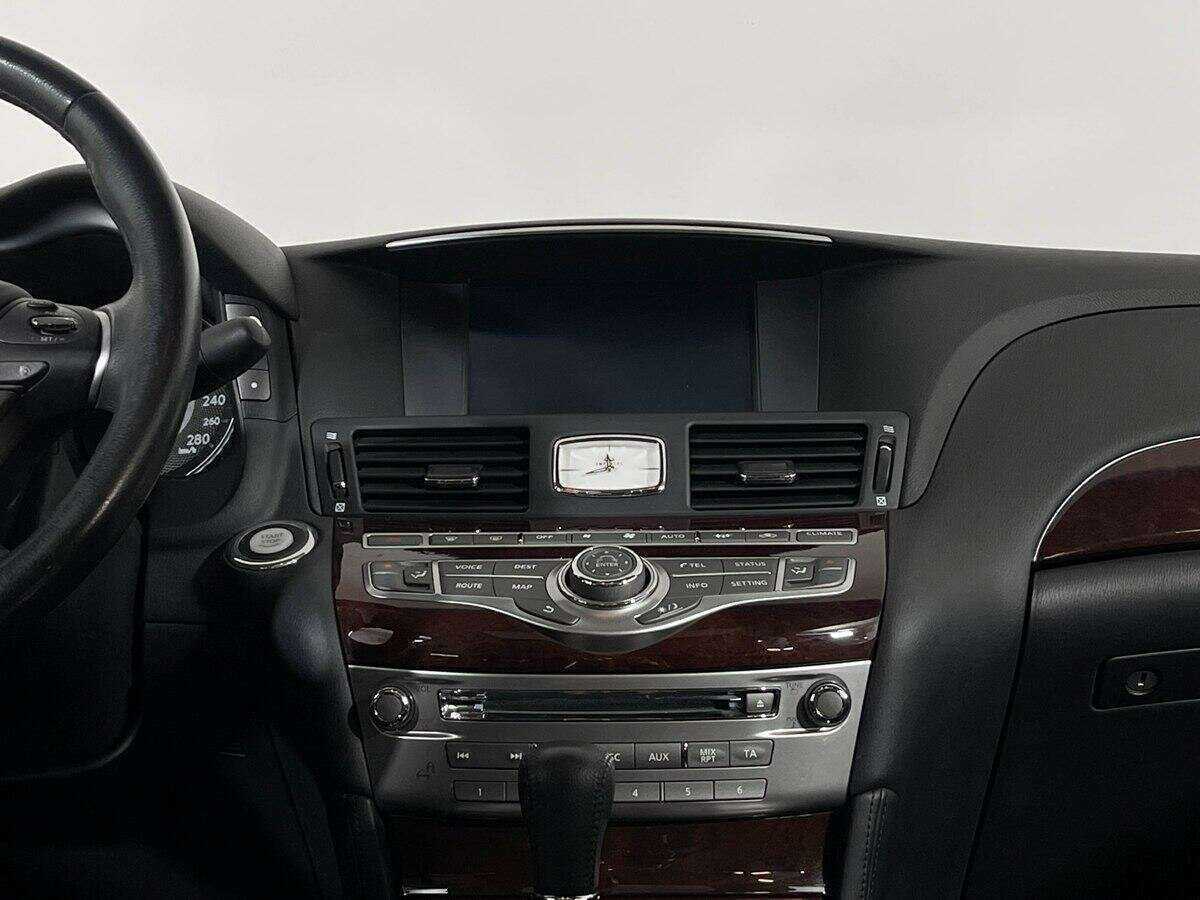Infiniti Q70 2016 года с пробегом. Фото: #11