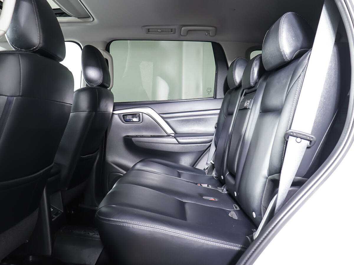 Mitsubishi Pajero Sport 2020 года с пробегом. Фото: #9