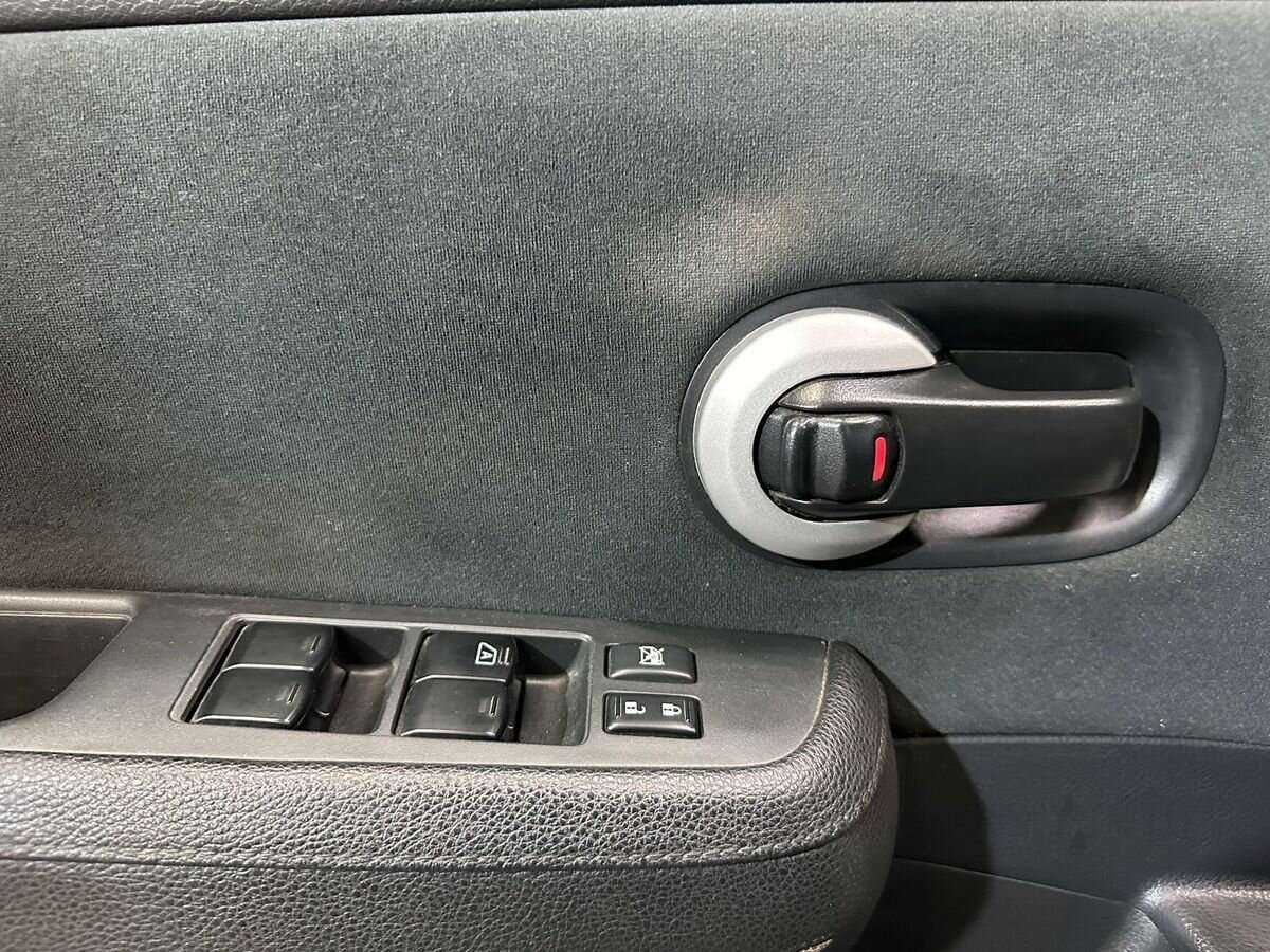 Nissan Tiida 2010 года с пробегом. Фото: #13
