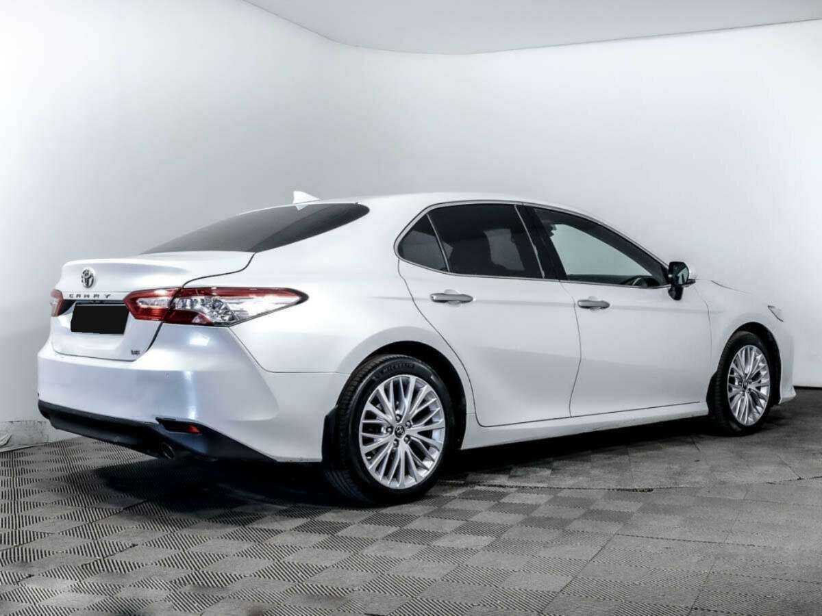 Toyota Camry 2018 года с пробегом. Фото: #3