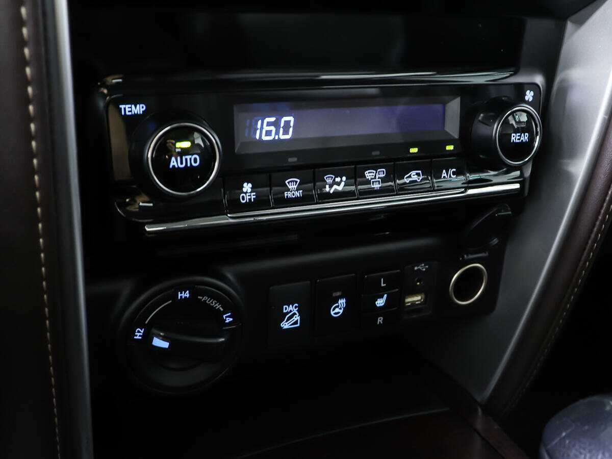 Toyota Fortuner 2018 года с пробегом. Фото: #16