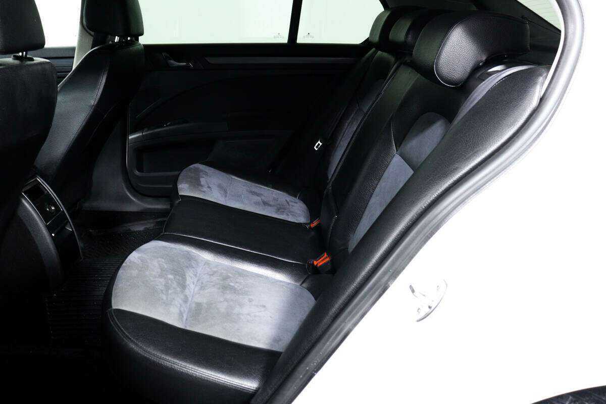 Skoda Superb 2011 года с пробегом. Фото: #11