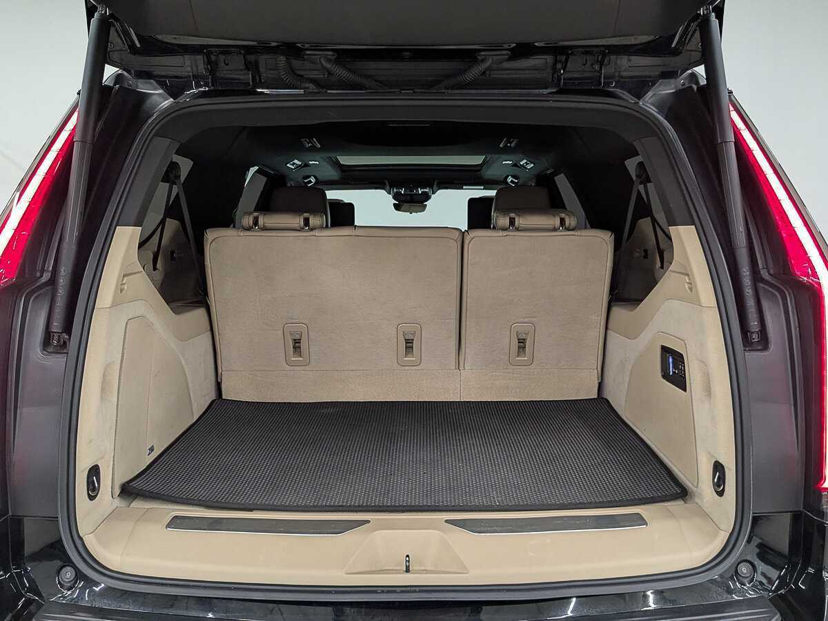 Cadillac Escalade 2020 года с пробегом. Фото: #9