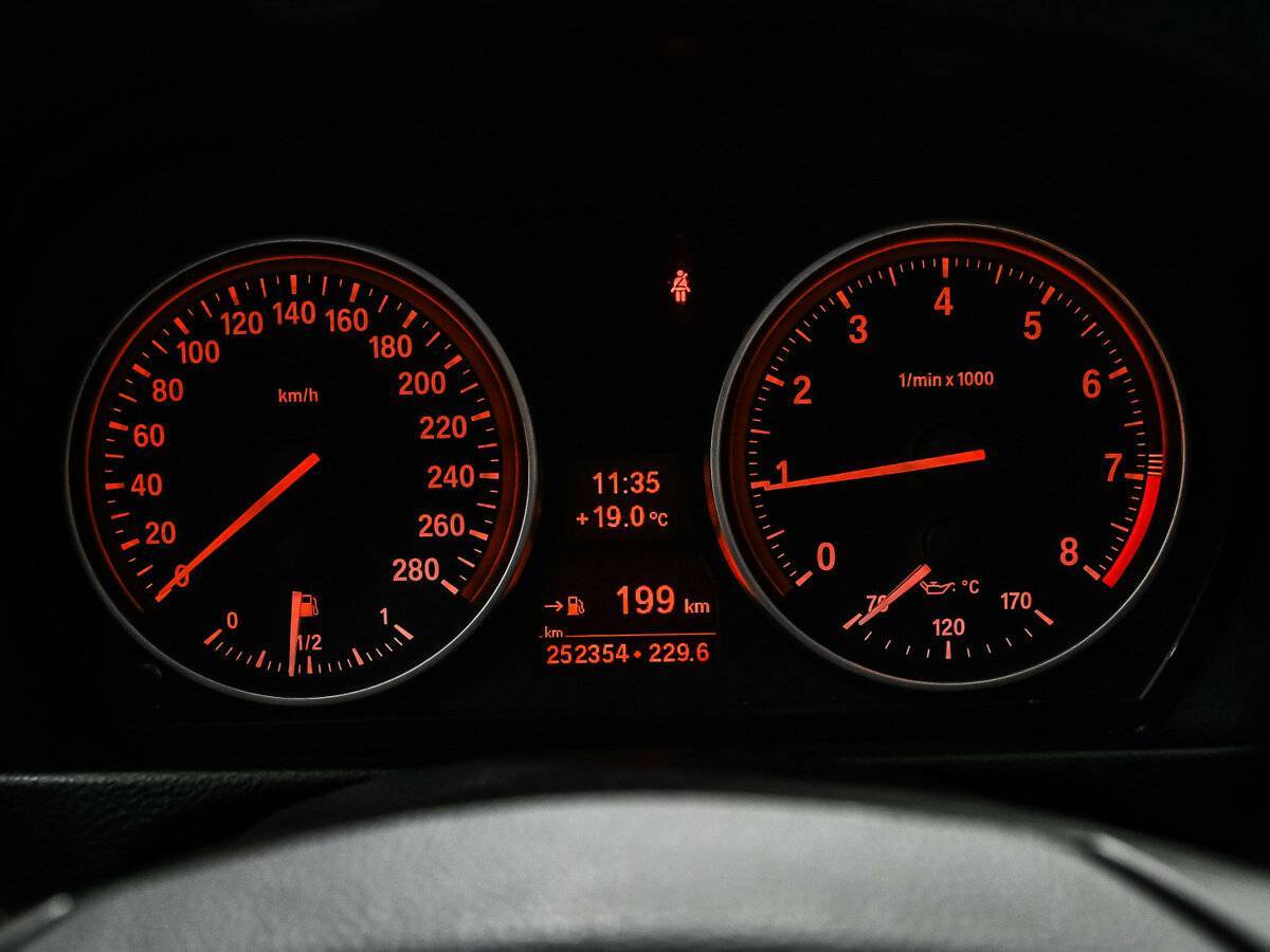 BMW 3 серии 2007 года с пробегом. Фото: #9