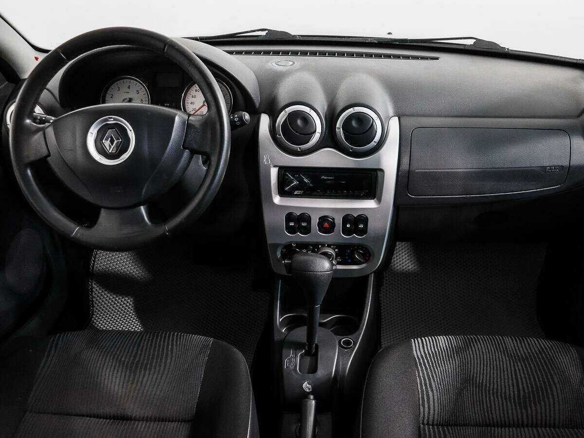 Renault Sandero 2011 года с пробегом. Фото: #11