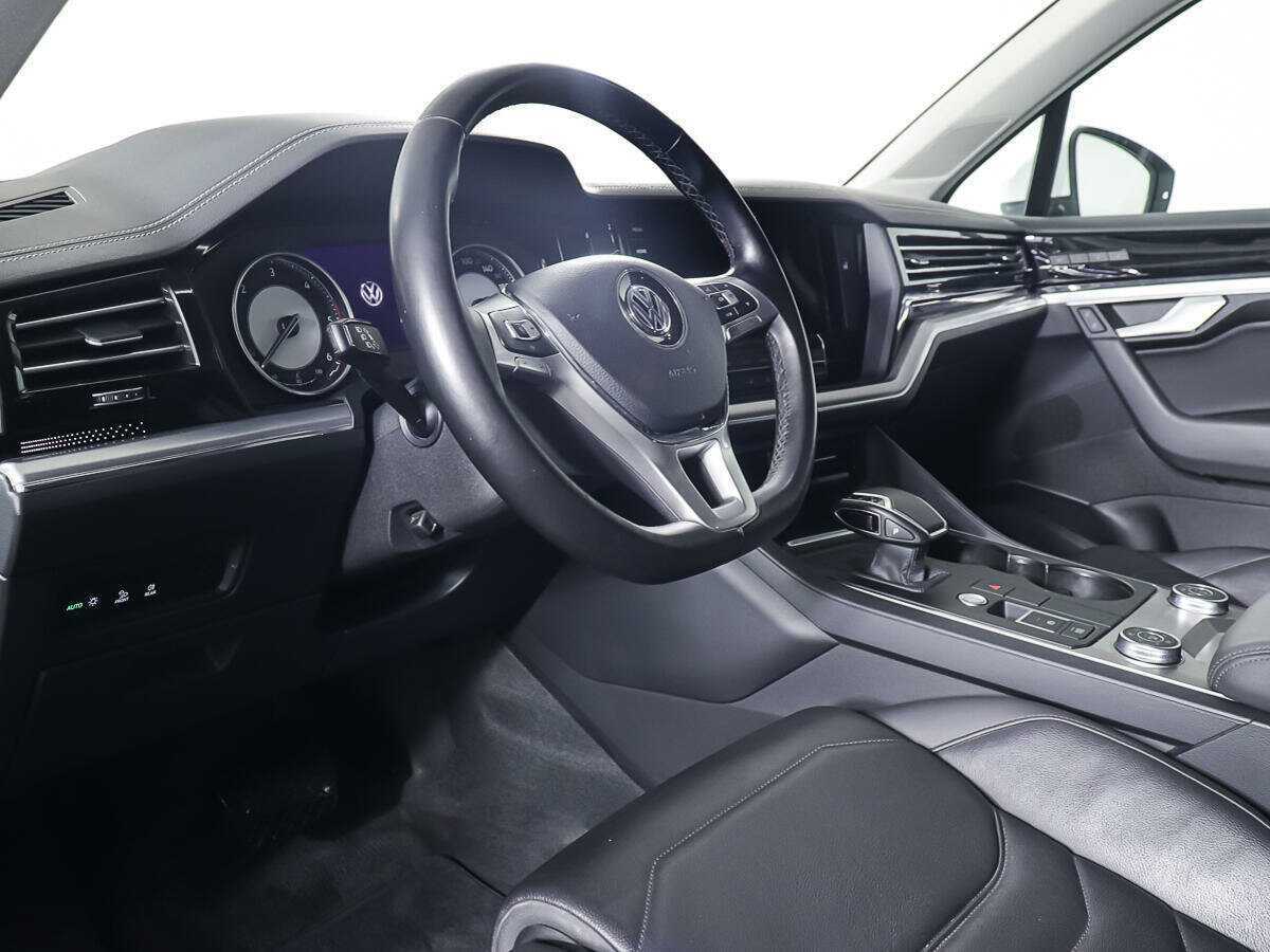 Volkswagen Touareg 2020 года с пробегом. Фото: #11