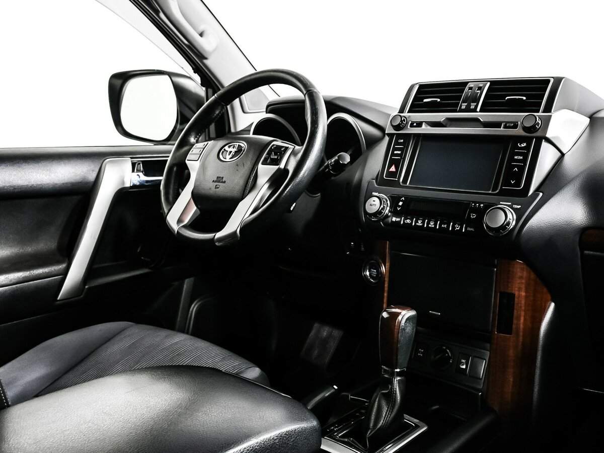 Toyota Land Cruiser Prado 2016 года с пробегом. Фото: #8
