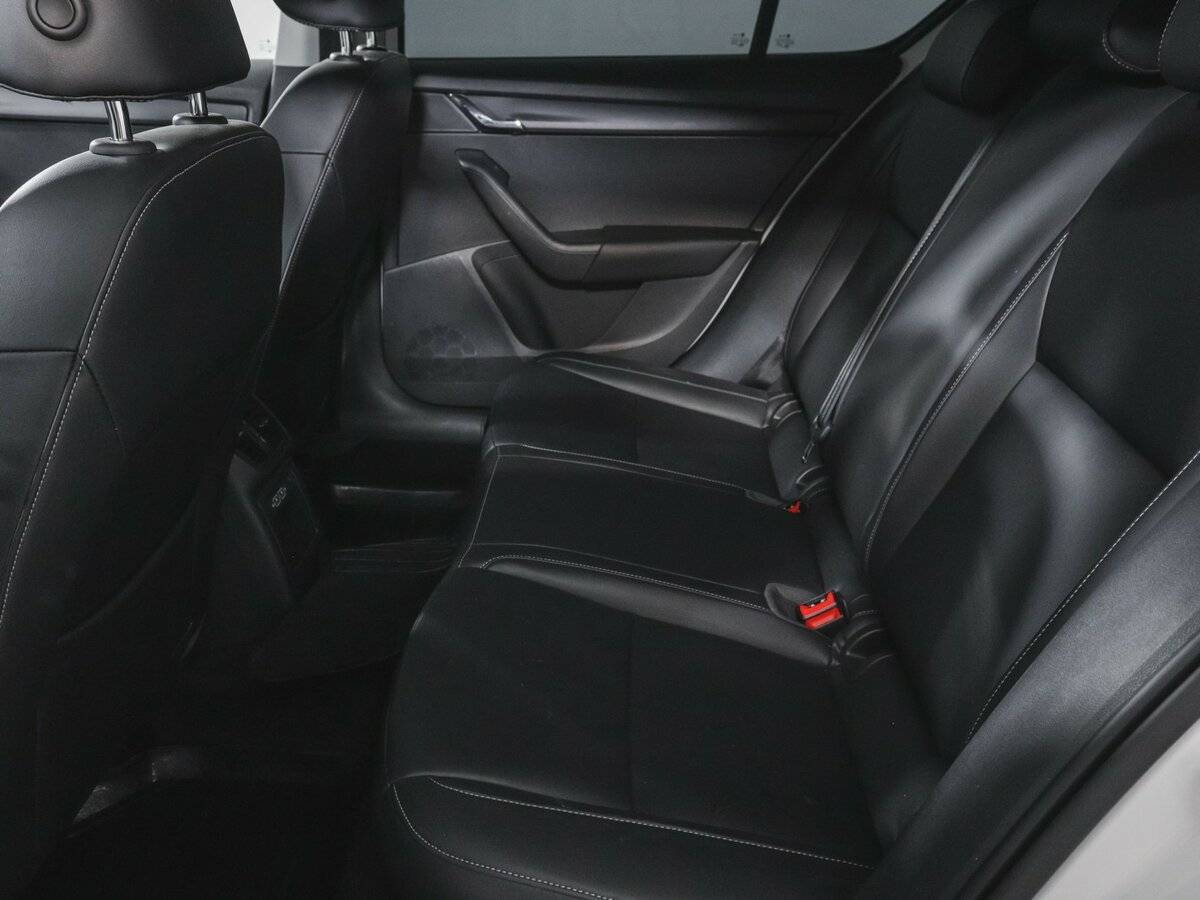 Skoda Octavia 2023 года с пробегом. Фото: #6