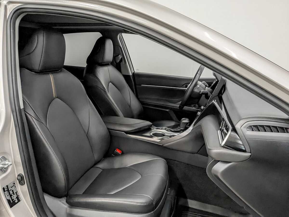 Toyota Camry 2022 года с пробегом. Фото: #23