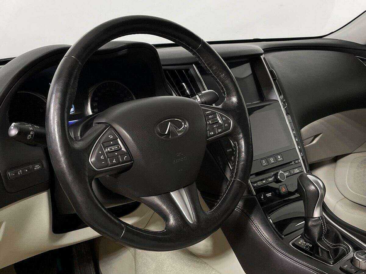 Infiniti Q50 2015 года с пробегом. Фото: #14