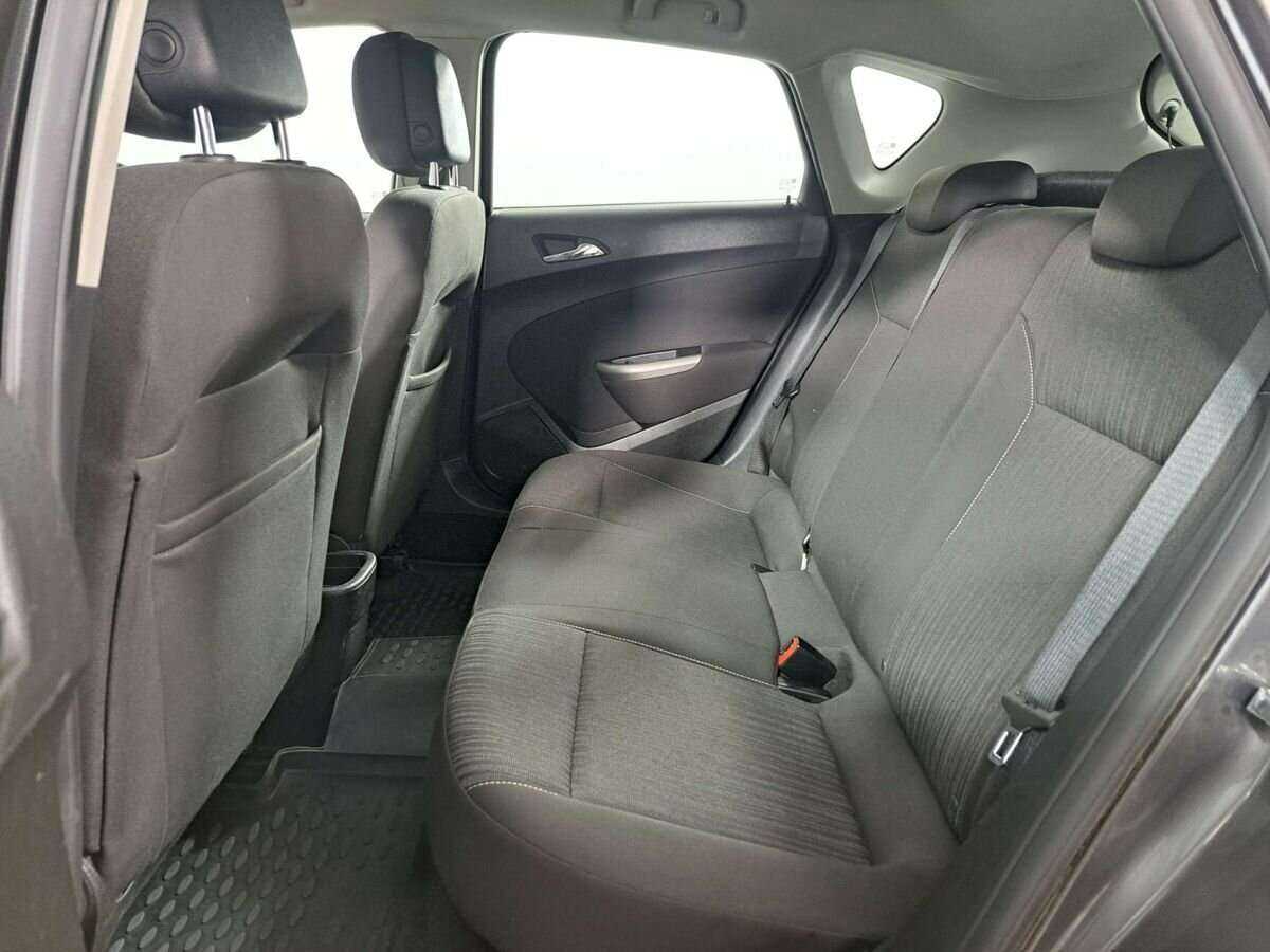 Opel Astra 2011 года с пробегом. Фото: #8