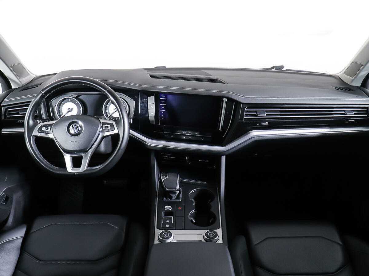 Volkswagen Touareg 2020 года с пробегом. Фото: #9