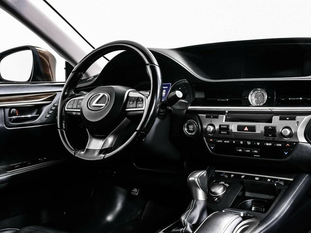 Lexus ES 2016 года с пробегом. Фото: #8