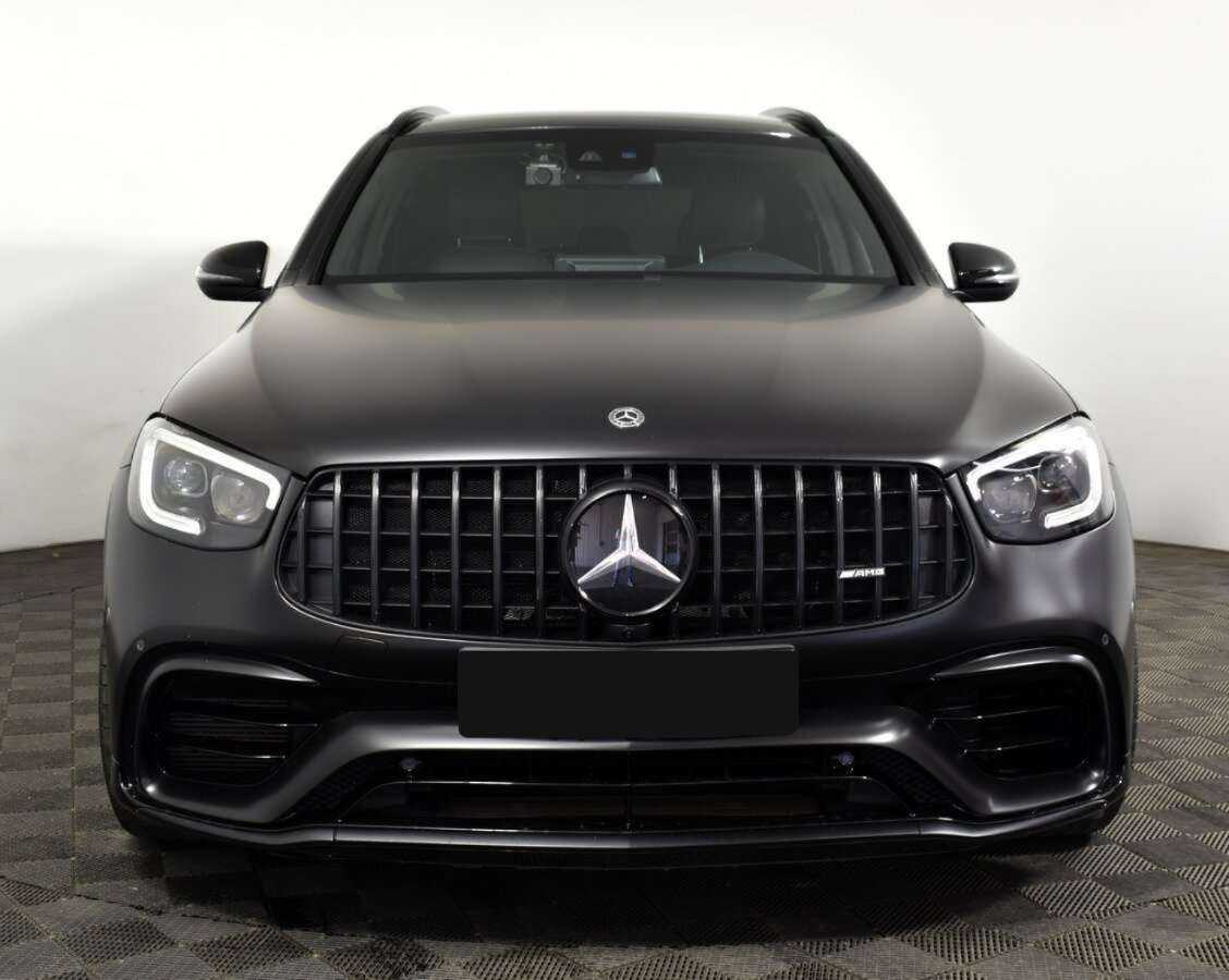 Mercedes-Benz GLC AMG 2018 года с пробегом. Фото: #1