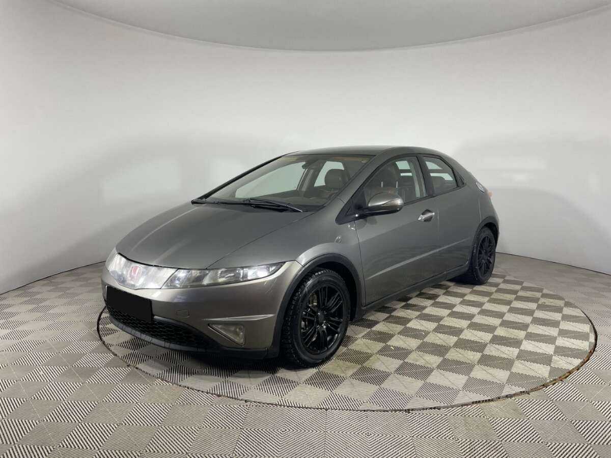 Honda Civic 2007 года с пробегом. Посмотреть фото