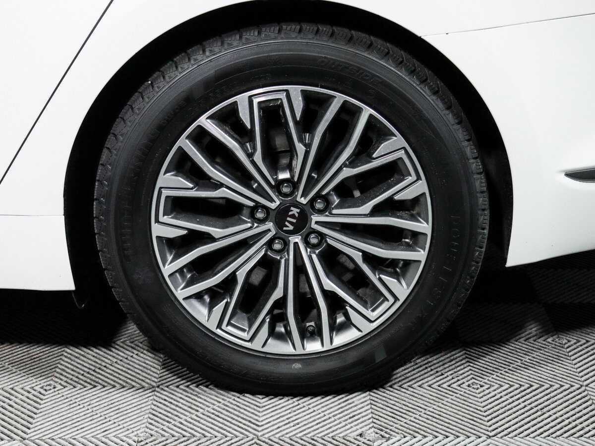 Kia K900 2019 года с пробегом. Фото: #11