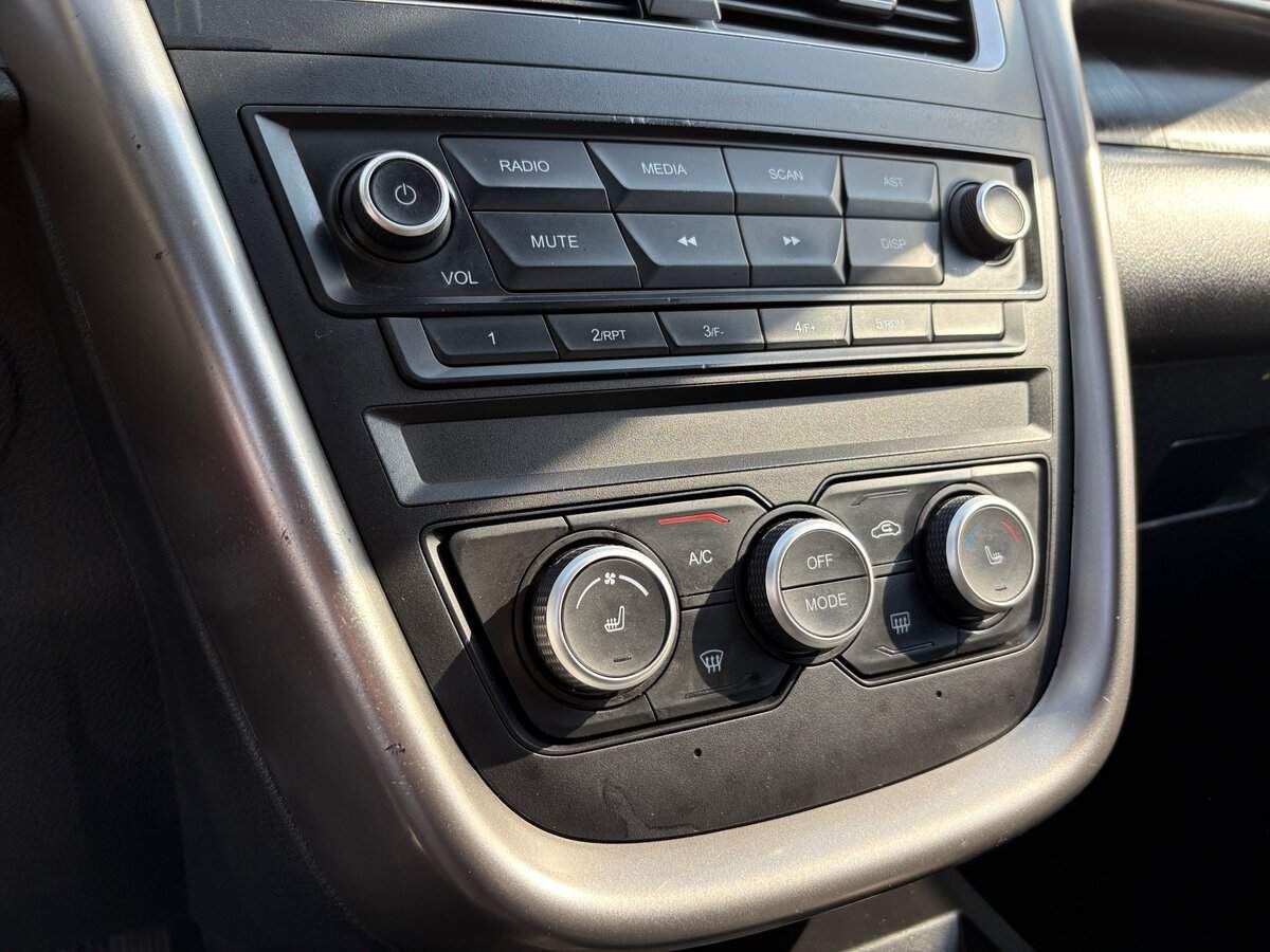 FAW Besturn X80 2020 года с пробегом. Фото: #17