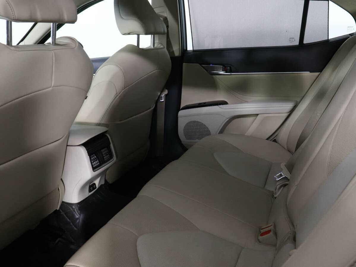 Toyota Camry 2019 года с пробегом. Фото: #11
