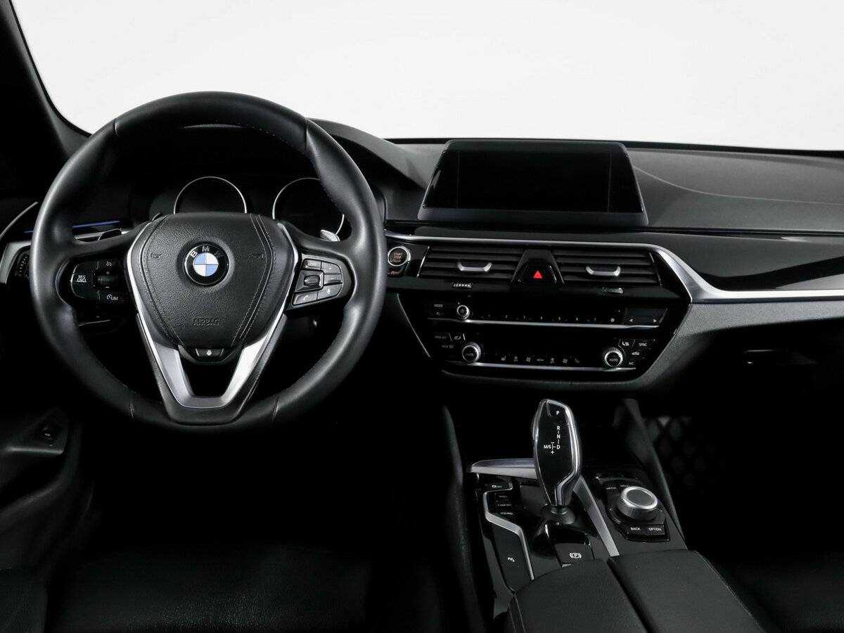BMW 5 серии 2019 года с пробегом. Фото: #11