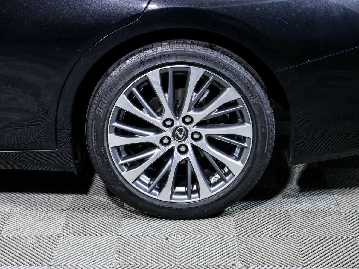 Lexus ES 2019 года с пробегом. Фото: #12