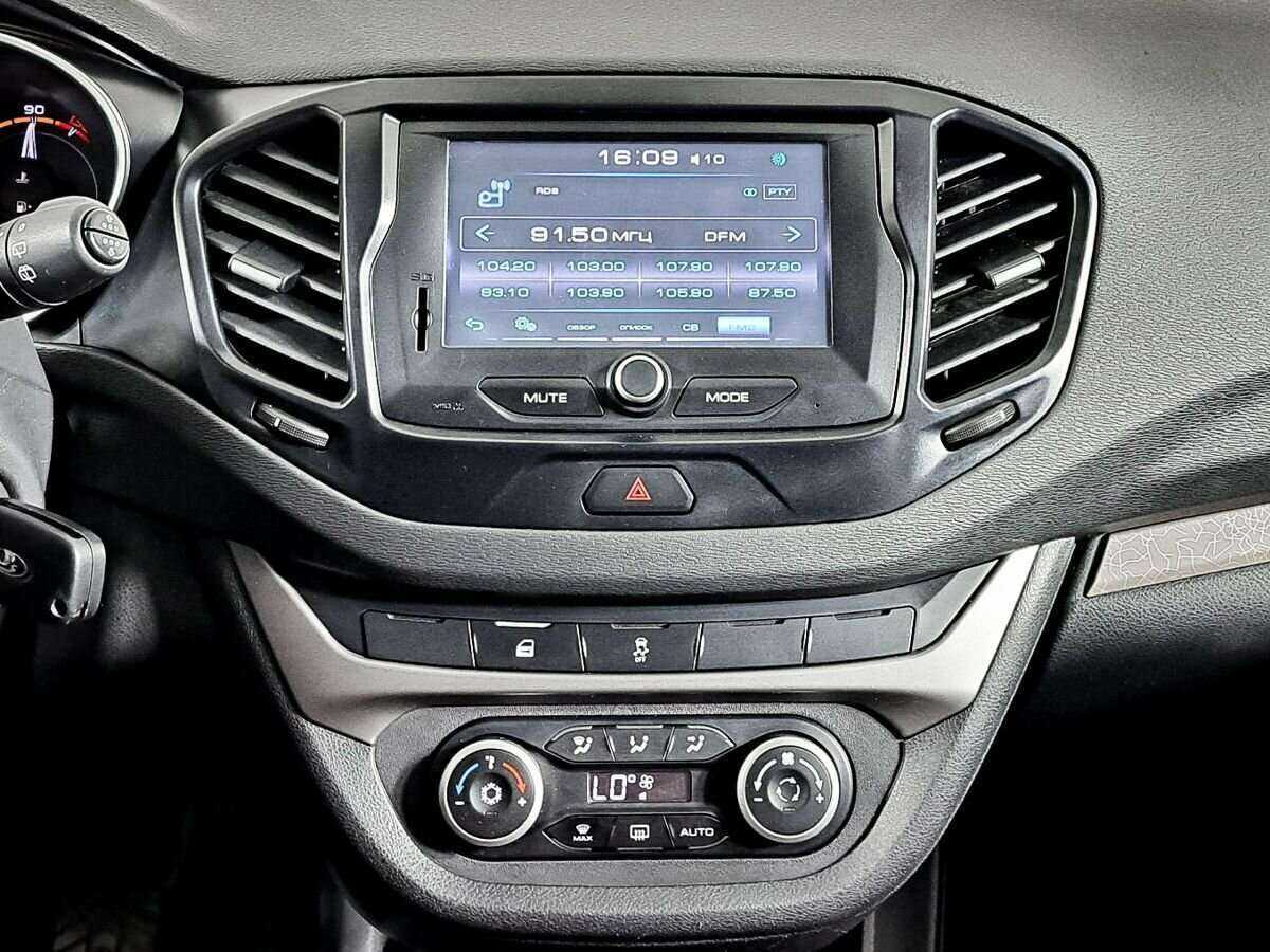 Lada (ВАЗ) Vesta 2018 года с пробегом. Фото: #12