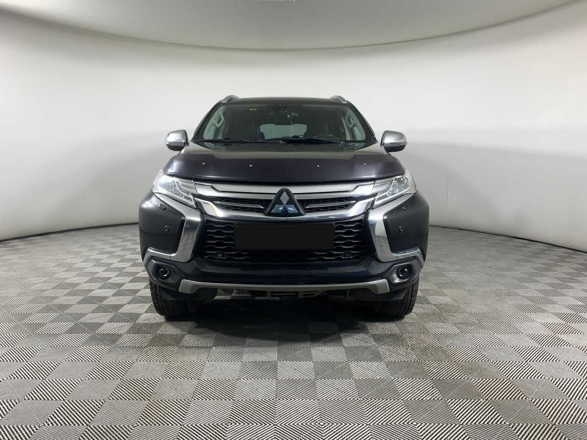Mitsubishi Pajero Sport 2017 года с пробегом. Фото: #1