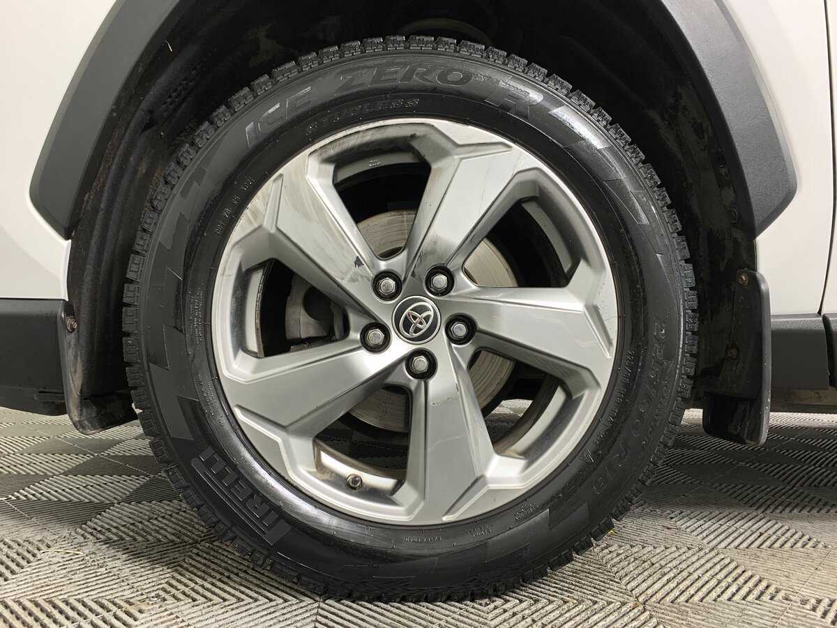 Toyota RAV4 2020 года с пробегом. Фото: #8