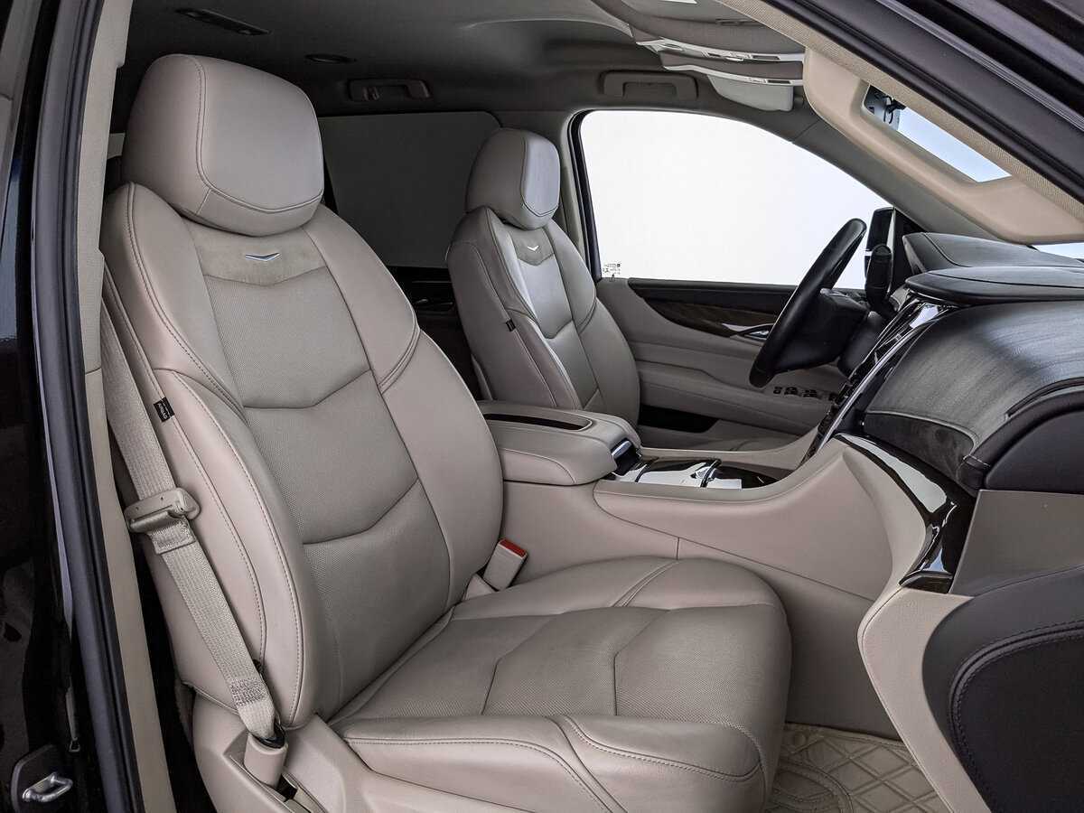 Cadillac Escalade 2019 года с пробегом. Фото: #23